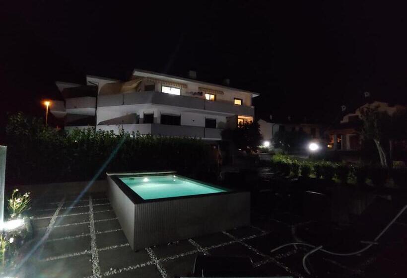 פנסיון Affittacamere Valchiavenna Foresteria In Tranquilla Villa Signorile Con Comodo Parcheggio Privato