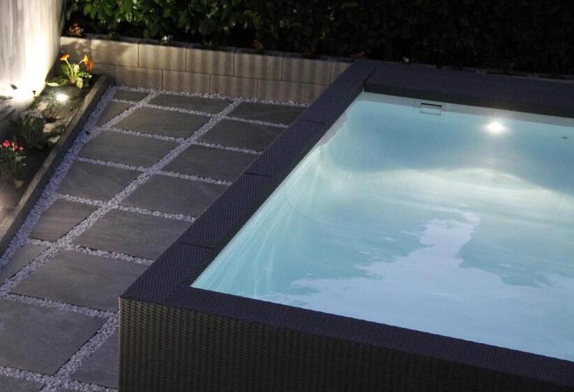 פנסיון Affittacamere Valchiavenna Foresteria In Tranquilla Villa Signorile Con Comodo Parcheggio Privato