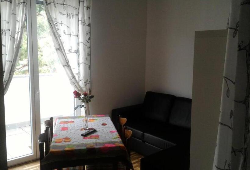 פנסיון Affittacamere Valchiavenna Foresteria In Tranquilla Villa Signorile Con Comodo Parcheggio Privato