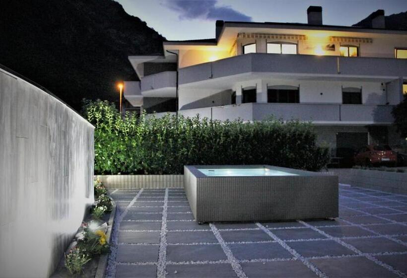 פנסיון Affittacamere Valchiavenna Foresteria In Tranquilla Villa Signorile Con Comodo Parcheggio Privato