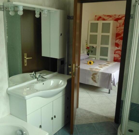 פנסיון Affittacamere Valchiavenna Foresteria In Tranquilla Villa Signorile Con Comodo Parcheggio Privato