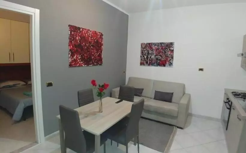 Majatalo Affittacamere Valchiavenna Foresteria In Tranquilla Villa Signorile Con Comodo Parcheggio Privato