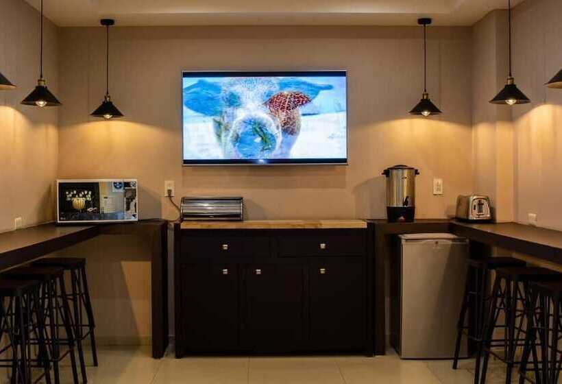 فندق Bonitto Inn® Tampico Lomas