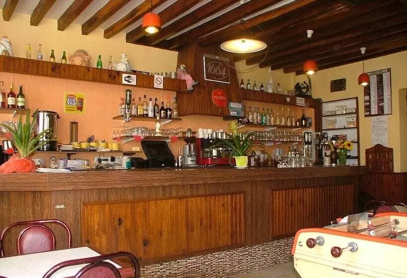 ホテル De La Place