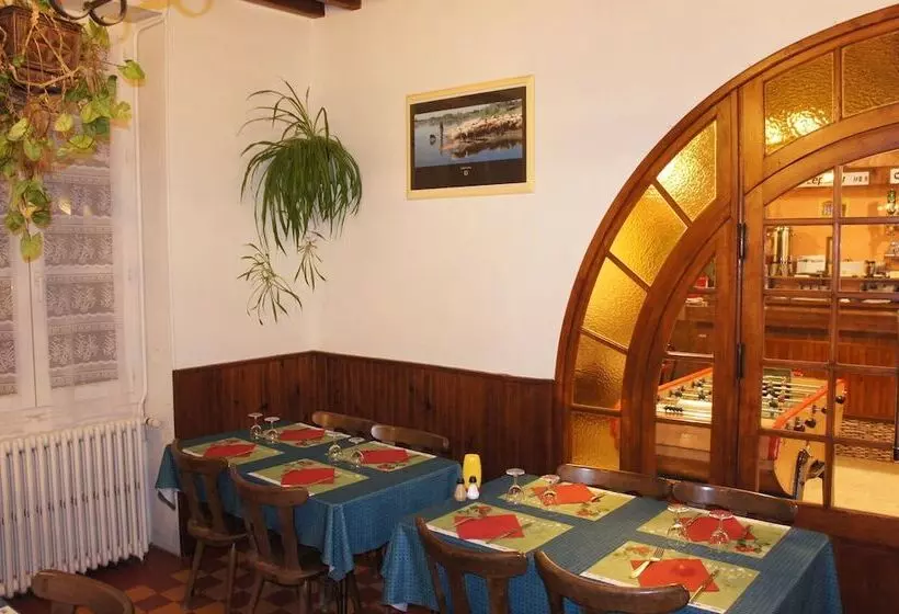 ホテル De La Place