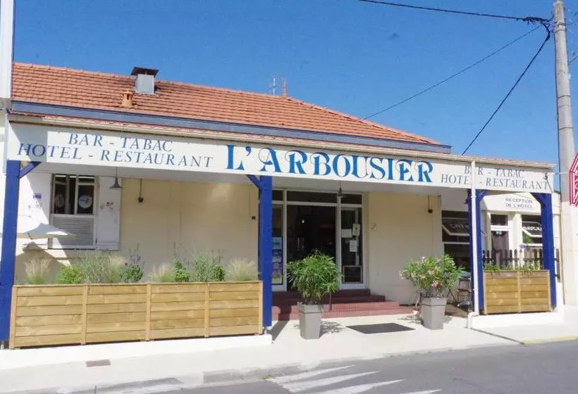 Hotelli Hôtel L'arbousier