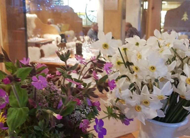 호텔 Hôtel Chalet Les Mélèzes