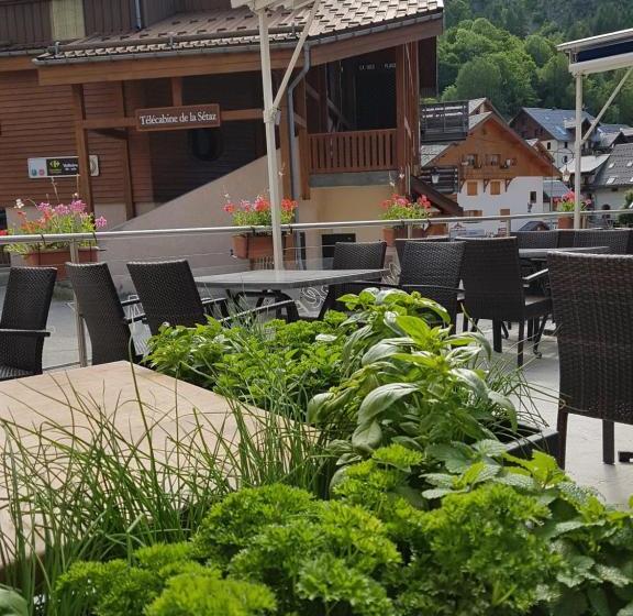 호텔 Hôtel Chalet Les Mélèzes