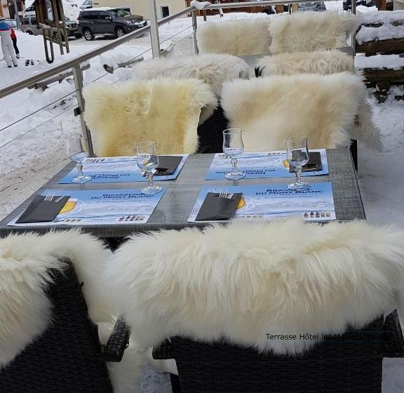 호텔 Hôtel Chalet Les Mélèzes