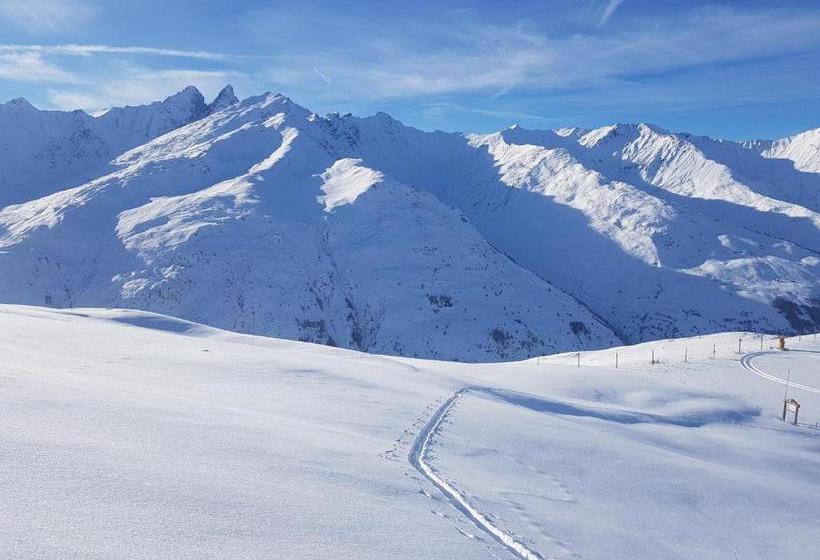 호텔 Hôtel Chalet Les Mélèzes