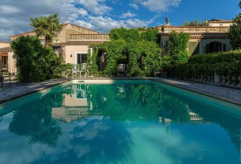 پانسیون The Rhone Retreat