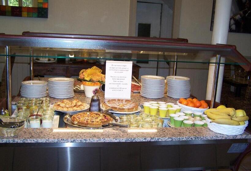 Общежитие Auberge De La Marquise