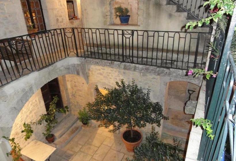 פנסיון Coté Cour Chambres D Hotes