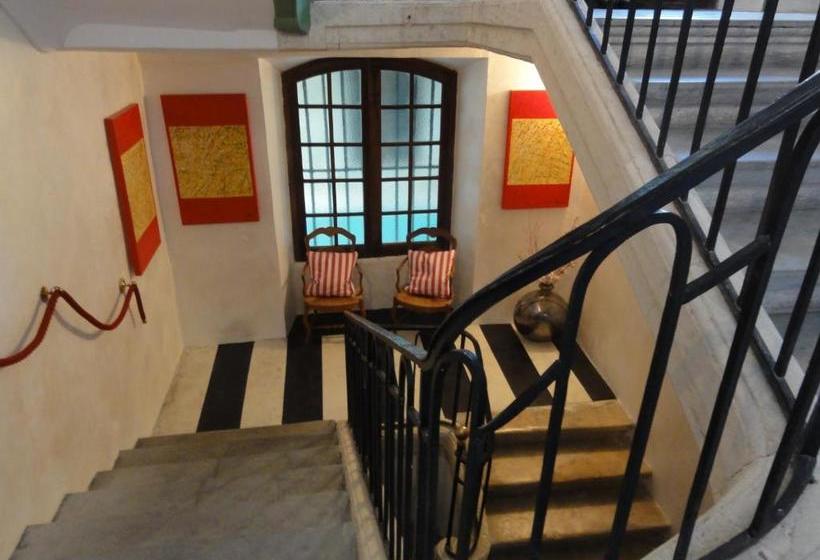 פנסיון Coté Cour Chambres D Hotes