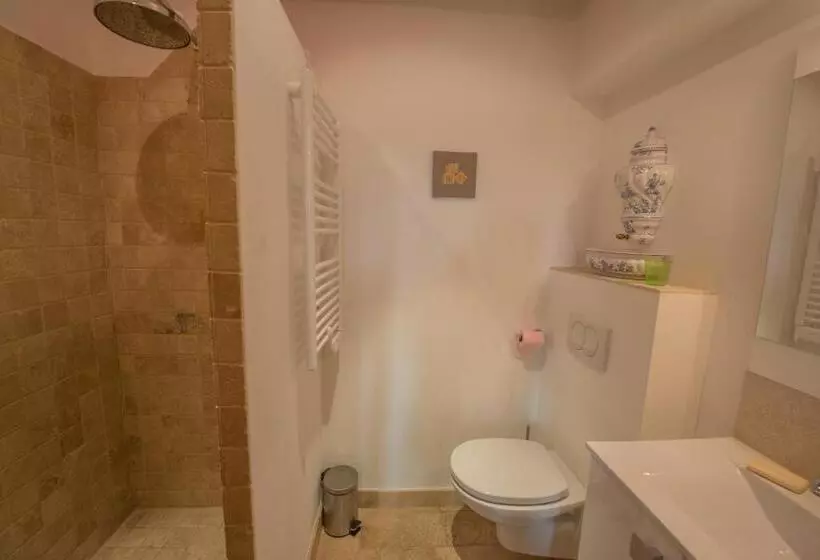 Pension La Treille Et L'impasse