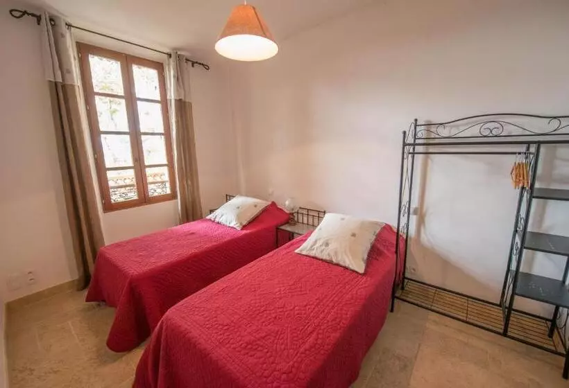 Pension La Treille Et L'impasse