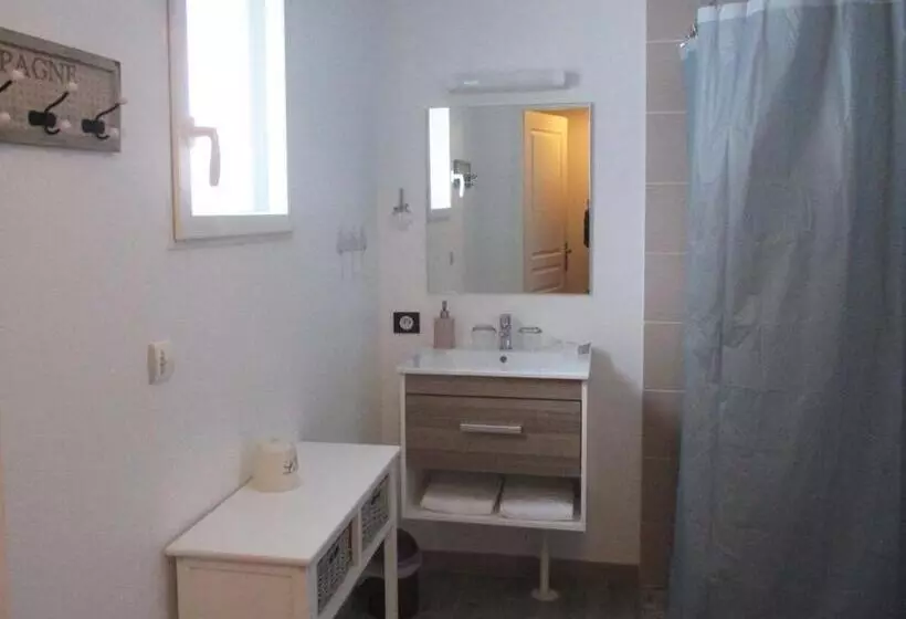 Majatalo Les Abris Du Château