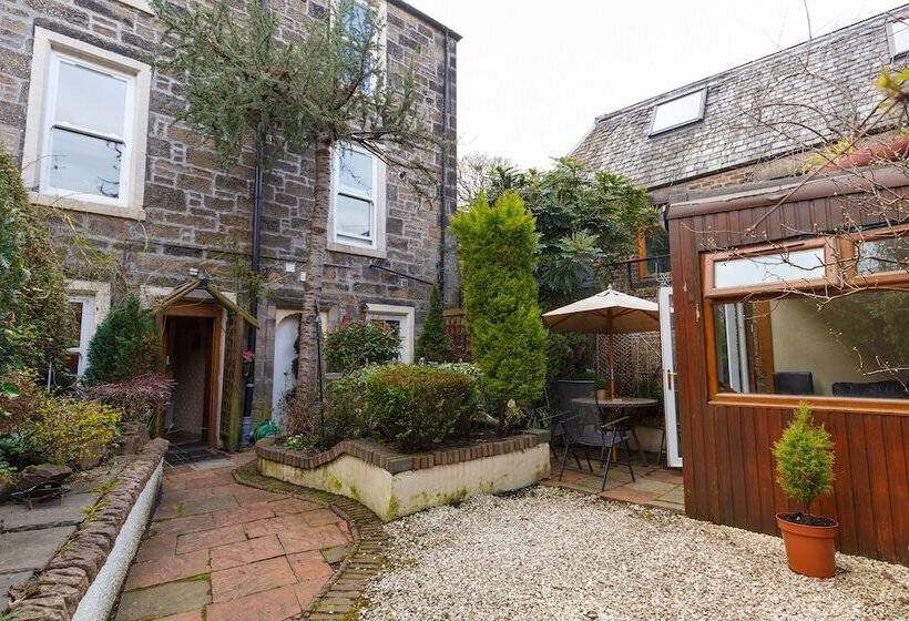 Castle Walk Bed & Breakfast