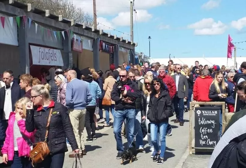 Majatalo Mandeley Guest House