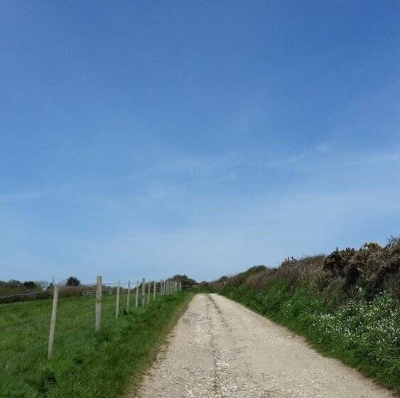 بنسيون Mandeley Guest House