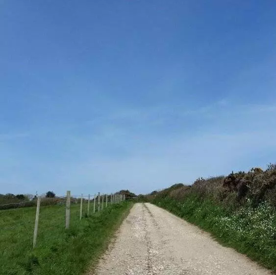 Majatalo Mandeley Guest House