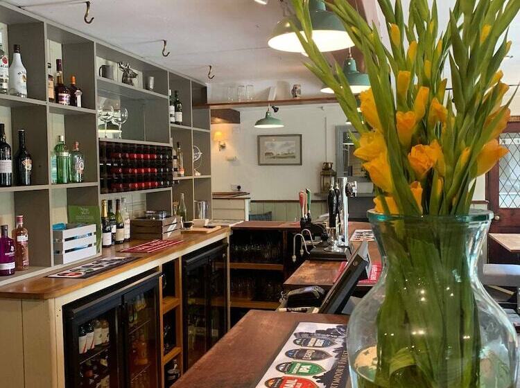 הוסטל The Dartmoor Inn At Lydford