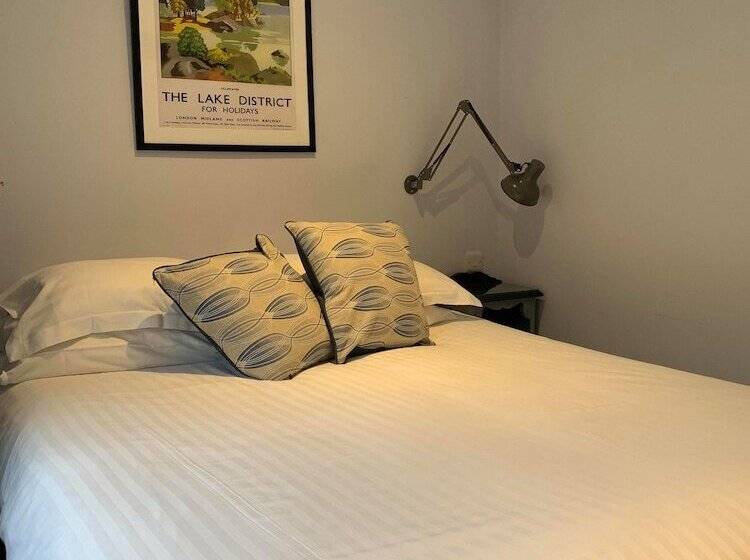 هاستل The Wheatsheaf Inn