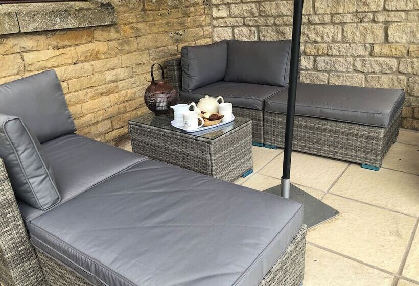 בית מלון כפרי Moo Cow Cottage Self Catering