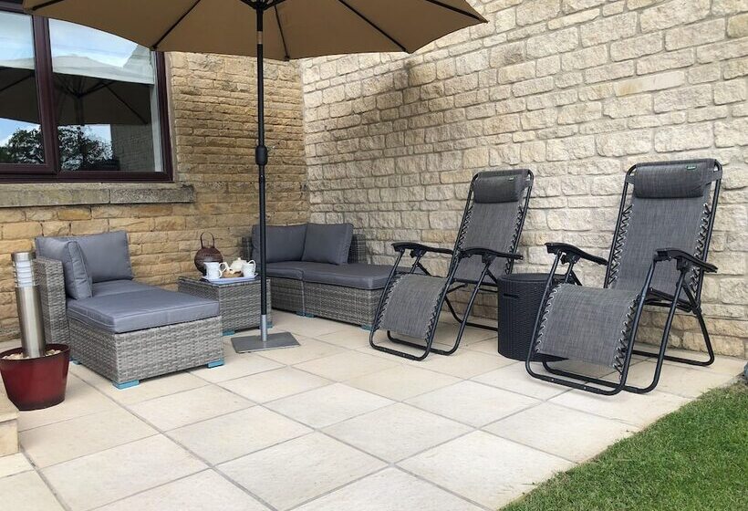 בית מלון כפרי Moo Cow Cottage Self Catering