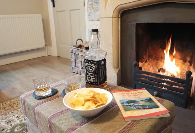 בית מלון כפרי Moo Cow Cottage Self Catering