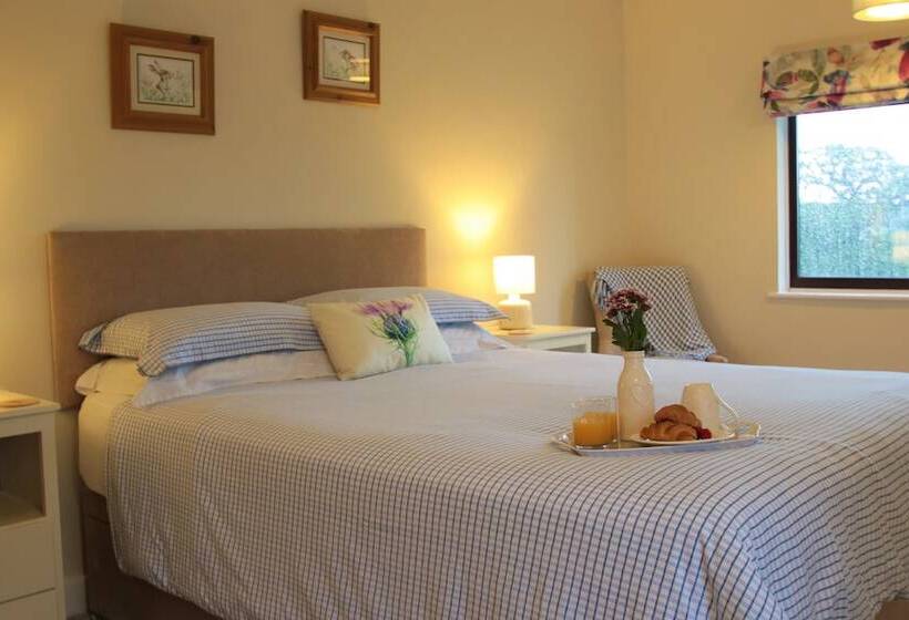 בית מלון כפרי Moo Cow Cottage Self Catering