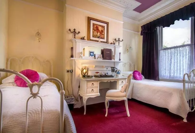 Majatalo Creston Villa Guest House