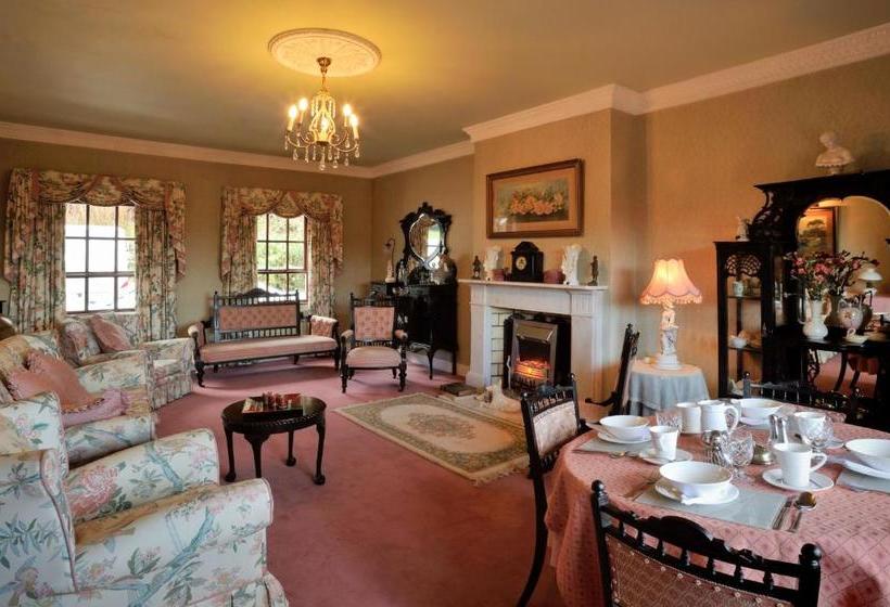 Пансион Pinewood Lodge Guest House