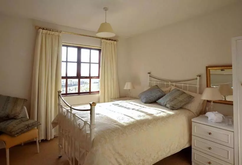 Majatalo Pinewood Lodge Guest House