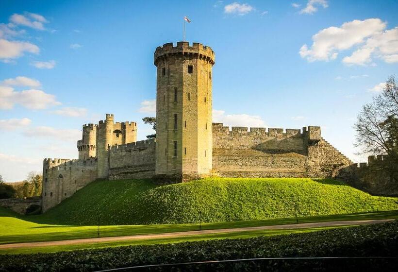 منتجع Warwick Castle Hotel & Knight S Village