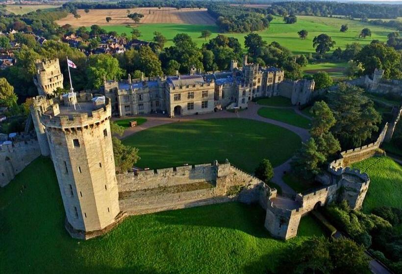 منتجع Warwick Castle Hotel & Knight S Village