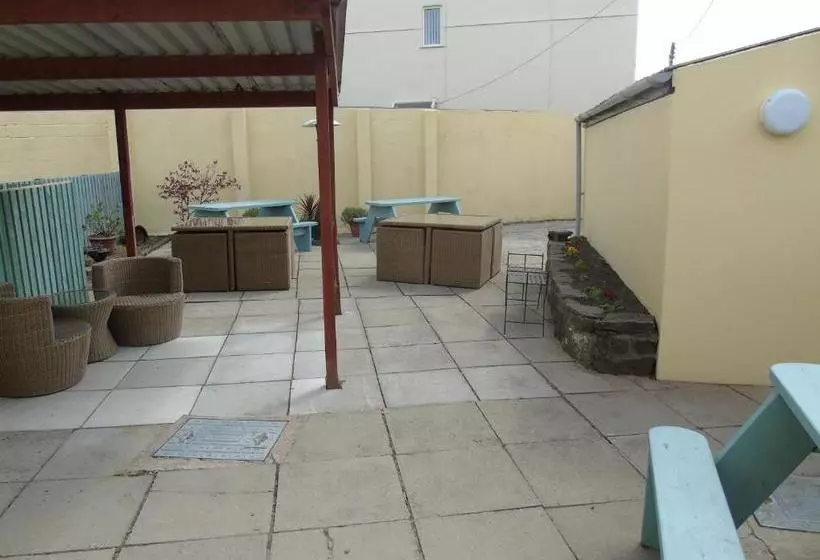 هاستل The Pembrey Country Inn