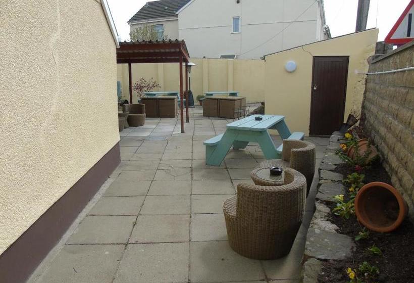 فندق صغير The Pembrey Country Inn