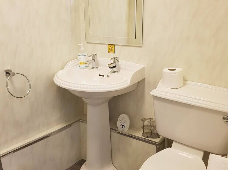 הוסטל The Rolle Quay Inn