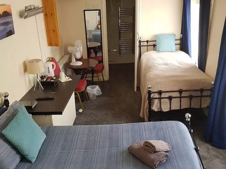 هاستل The Rolle Quay Inn