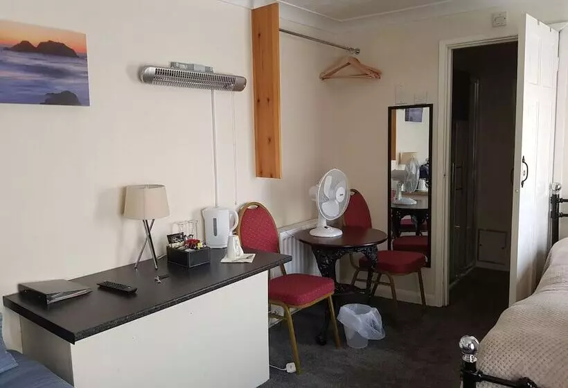 هاستل The Rolle Quay Inn