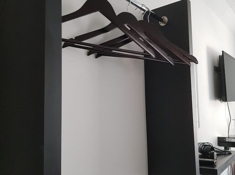 הוסטל The Rolle Quay Inn