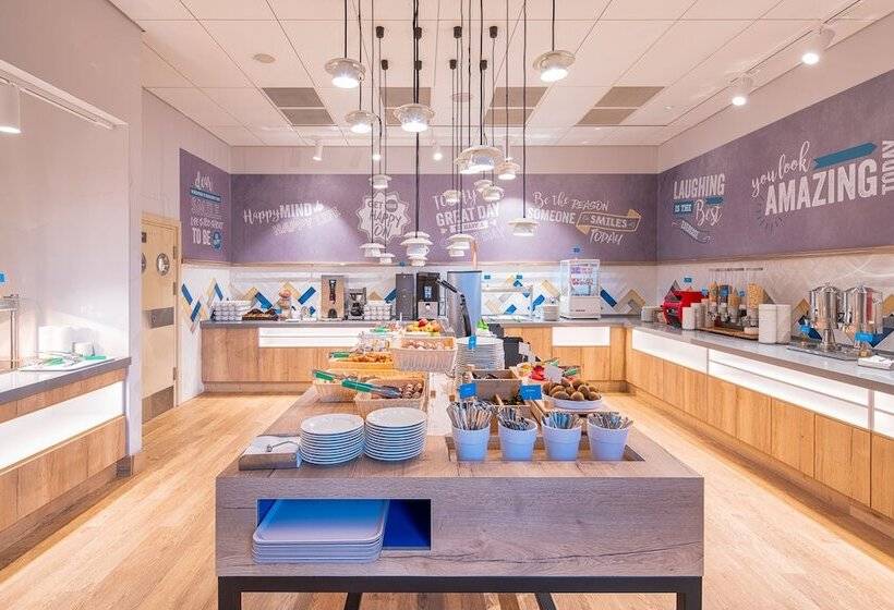 בית מלון כפרי Hampton By Hilton Warsaw Mokotow