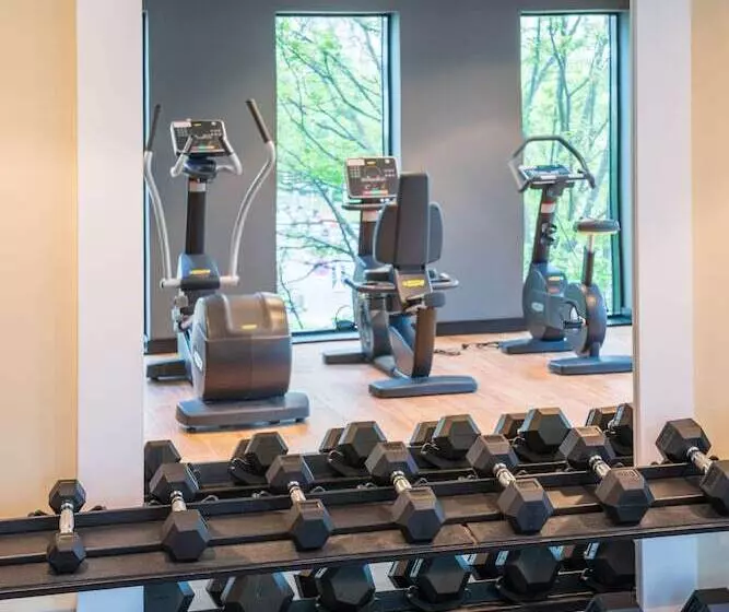 هتل Hampton By Hilton Warsaw Mokotow