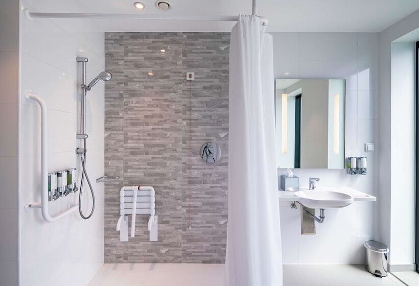 בית מלון כפרי Hampton By Hilton Warsaw Mokotow