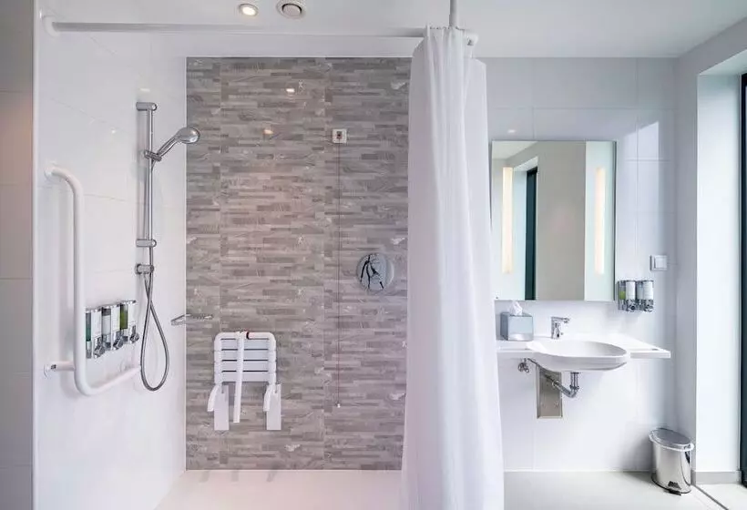 هتل Hampton By Hilton Warsaw Mokotow