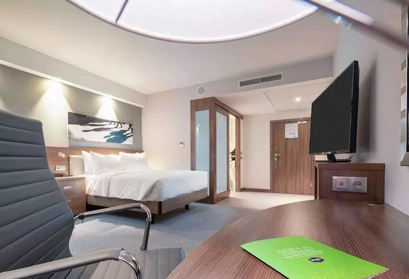 هتل Hampton By Hilton Warsaw Mokotow