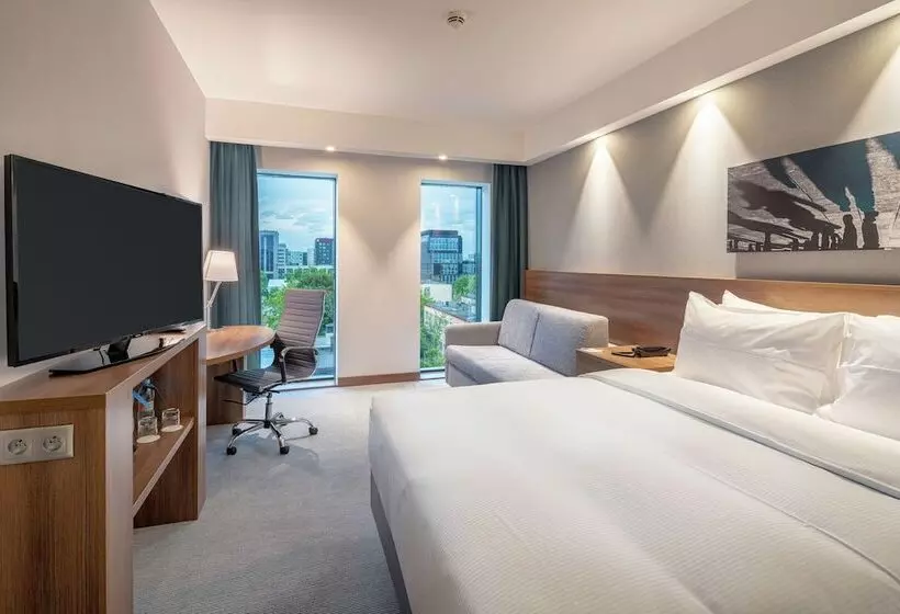 هتل Hampton By Hilton Warsaw Mokotow