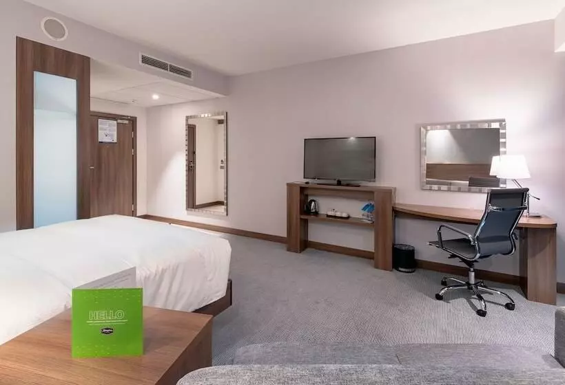 هتل Hampton By Hilton Warsaw Mokotow