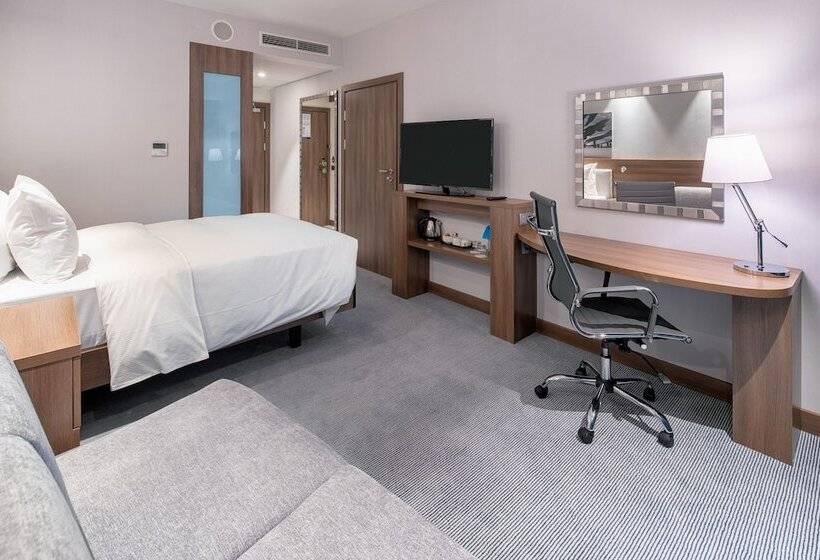 בית מלון כפרי Hampton By Hilton Warsaw Mokotow